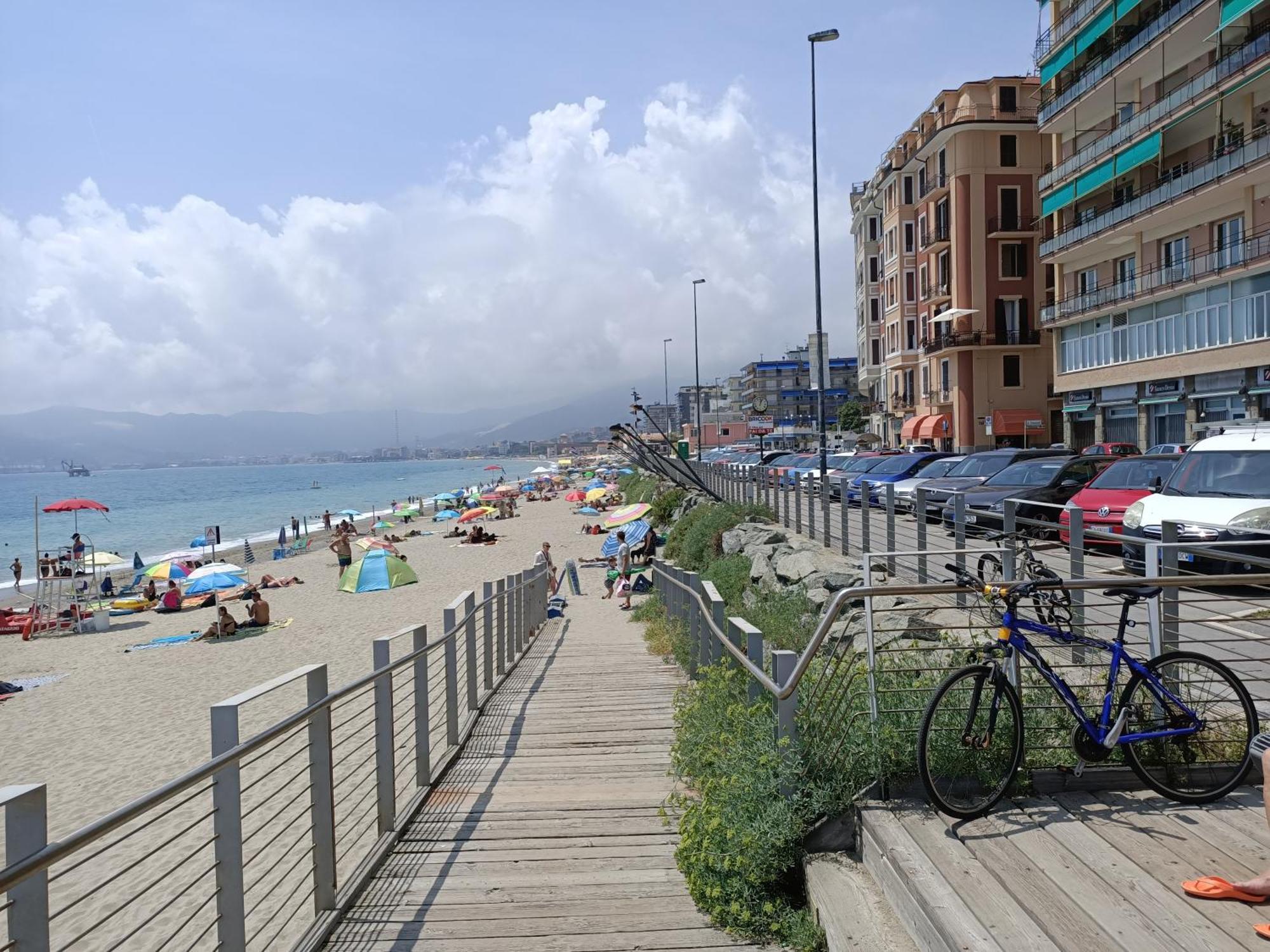 Casa Di Noemi - Seafront With Parking Apartment Савона Екстериор снимка